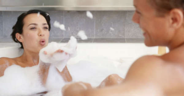 恋人と一緒にお風呂に入るのはアリ ナシ 男女で違うお風呂スキンシップの感じ方 Memcode