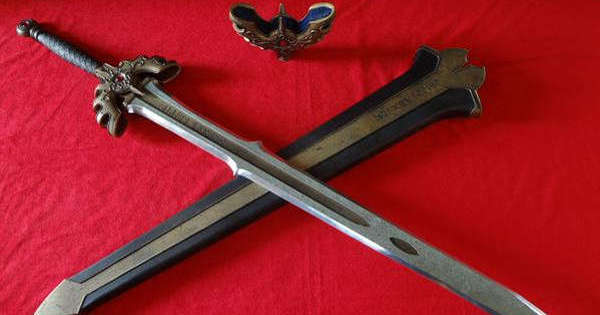 武器職人が ロトの剣 を６年がかりで完成させた 武具庫にもたくさんのカッコイイ武器 Memcode
